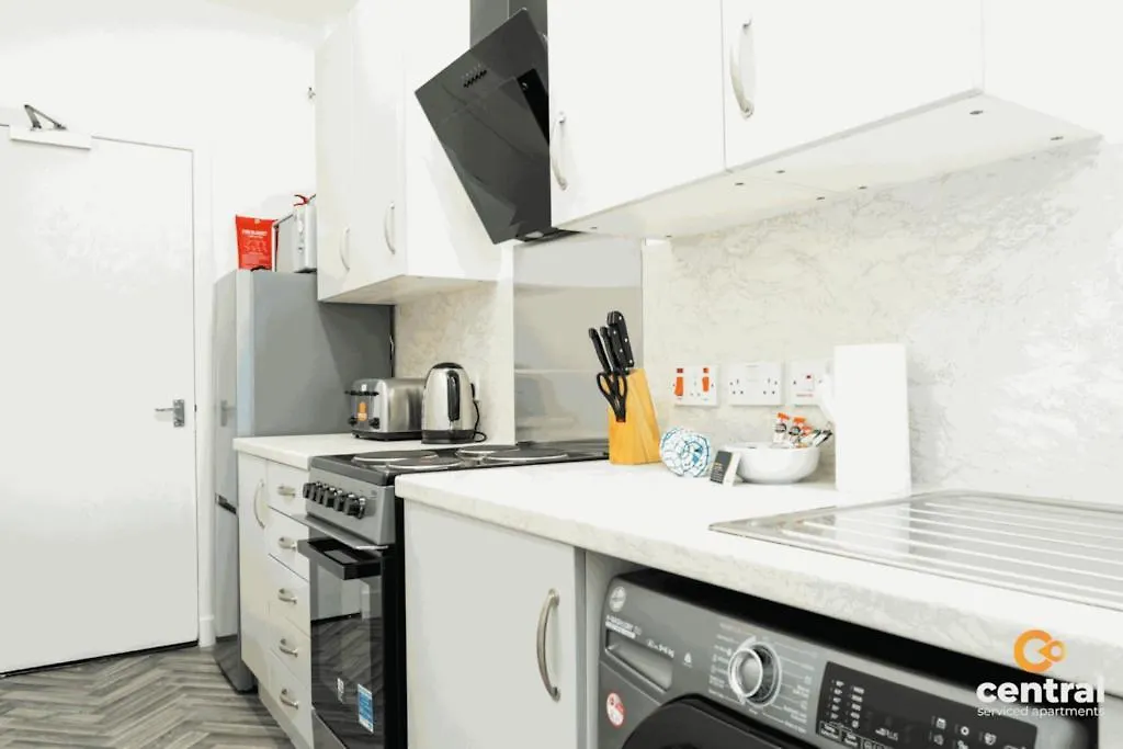 Central Serviced Apartments - 2 Bedroom - Modern - Sleeps 4 - 2 X Double Beds - Free Street Parking - Fully Equipped - Short & Long Term Stays Available - Contact Us For Your Requirements Dundee 0*,  United Kingdom