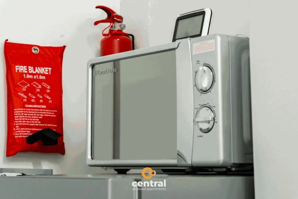 Central Serviced Apartments - 2 Bedroom - Modern - Sleeps 4 - 2 X Double Beds - Free Street Parking - Fully Equipped - Short & Long Term Stays Available - Contact Us For Your Requirements Dundee