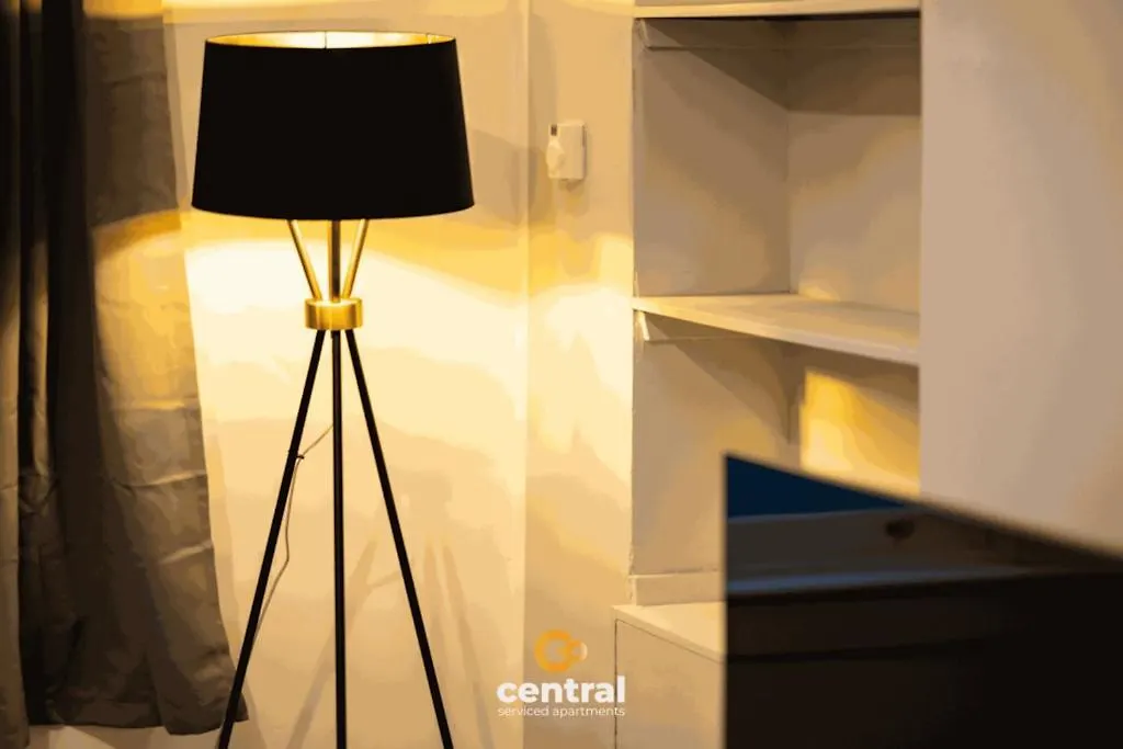 Central Serviced Apartments - 2 Bedroom - Modern - Sleeps 4 - 2 X Double Beds - Free Street Parking - Fully Equipped - Short & Long Term Stays Available - Contact Us For Your Requirements Dundee