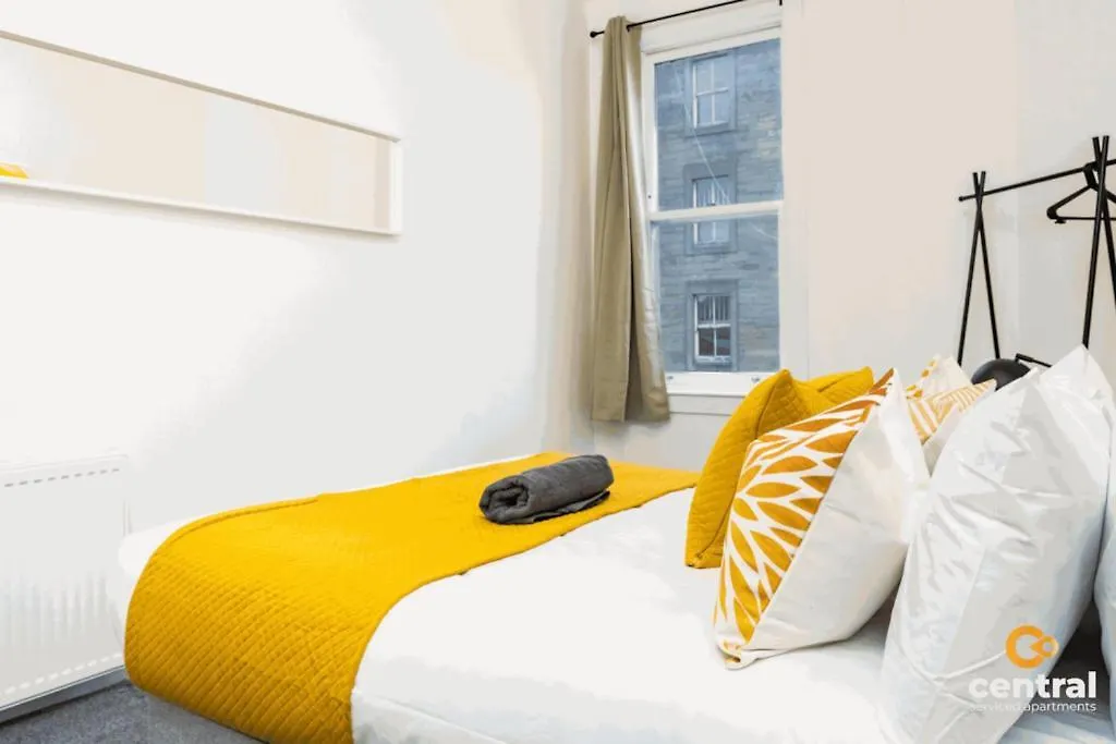 Central Serviced Apartments - 2 Bedroom - Modern - Sleeps 4 - 2 X Double Beds - Free Street Parking - Fully Equipped - Short & Long Term Stays Available - Contact Us For Your Requirements Dundee
